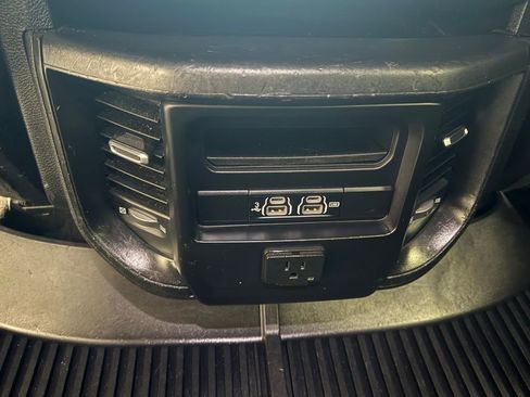 Used 2019 RAM 1500 Laramie image 18