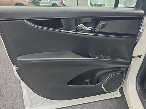 Certified 2023 Lincoln Nautilus FWD image 15