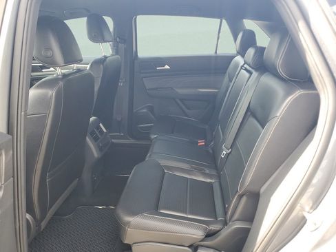 Used 2021 Volkswagen Atlas Cross Sport SE FWD image 10
