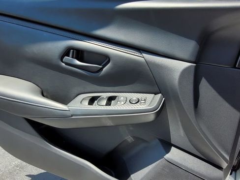 Used 2025 Nissan Sentra S w/ Trunk Package FWD image 9