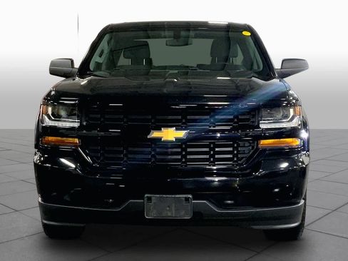 Used 2017 Chevrolet Silverado 1500 Custom w/ Custom Convenience Package AWD/4WD image 4