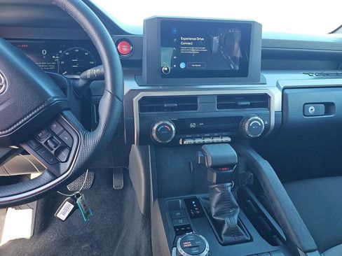 Used 2025 Toyota Tacoma TRD Off-Road image 9