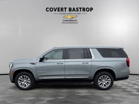 Used 2025 GMC Yukon XL Denali AWD/4WD image 4