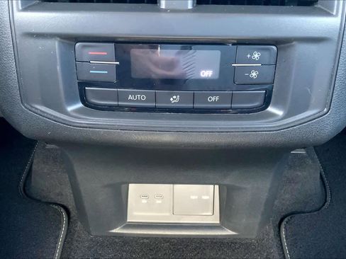 Used 2023 Volkswagen Atlas SE FWD image 36