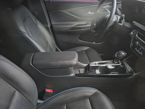 Used 2024 Buick Envista Sport Touring w/ Convenience I Package FWD image 10