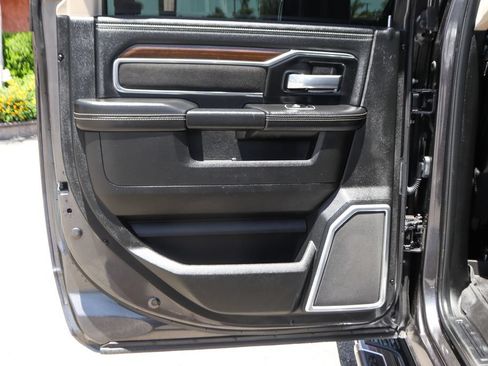 Used 2022 RAM 2500 Laramie AWD/4WD image 34