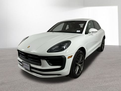 Used 2023 Porsche Macan Base image 24