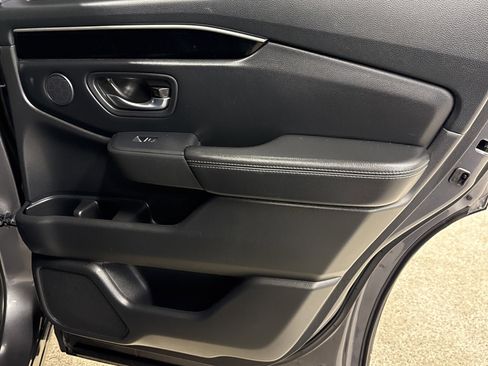 Used 2023 Honda Pilot Touring image 19