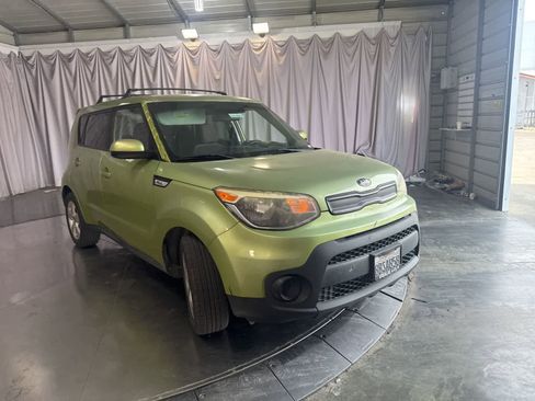 Used 2017 Kia Soul image 3