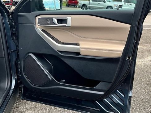 Used 2022 Ford Explorer XLT w/ Equipment Group 202A image 23