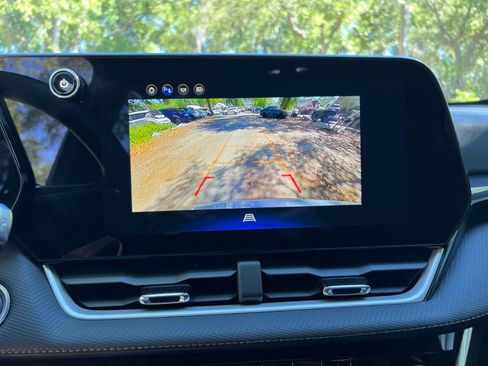 Used 2025 Chevrolet Equinox LT image 22