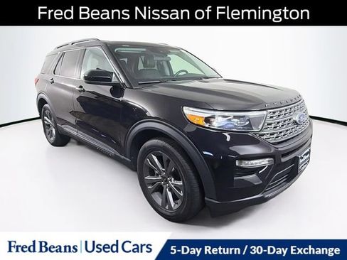 Used 2023 Ford Explorer XLT w/ Equipment Group 202A AWD/4WD image 1