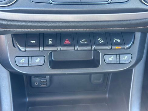 Used 2022 GMC Canyon AT4 AWD/4WD image 28
