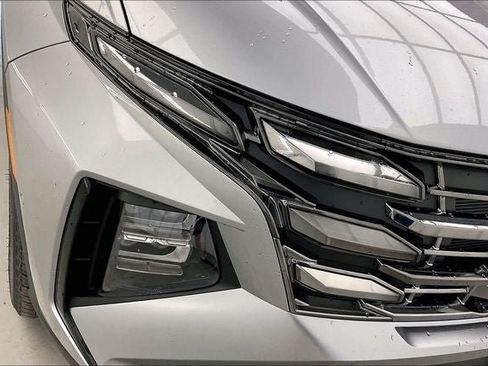 Certified 2025 Hyundai Tucson Limited AWD/4WD image 16