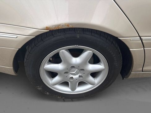 Used 2001 Mercedes-Benz C 320 Sedan image 24
