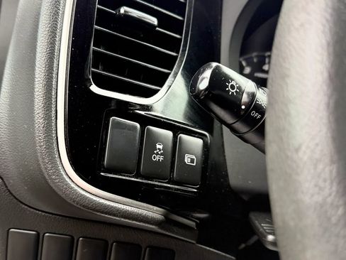 Used 2020 Mitsubishi Outlander ES AWD/4WD image 22