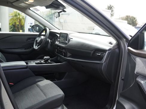 Used 2021 Nissan Rogue S FWD image 22
