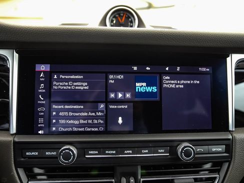Used 2020 Porsche Macan AWD/4WD image 15