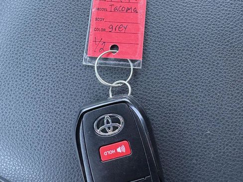 Used 2025 Toyota Tacoma TRD Off-Road AWD/4WD image 28