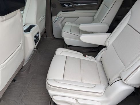 Used 2021 GMC Yukon XL Denali w/ Advanced Technology Package image 28