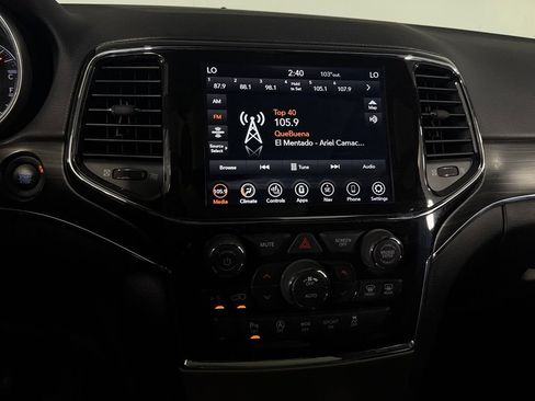 Used 2022 Jeep Grand Cherokee Limited w/ Tech Group AWD/4WD image 19