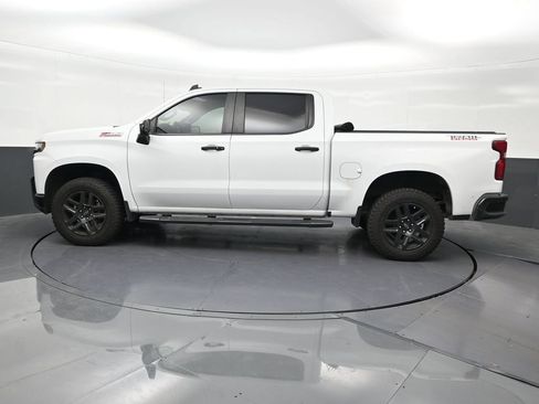 Used 2021 Chevrolet Silverado 1500 LT Trail Boss w/ Convenience Package II AWD/4WD image 2