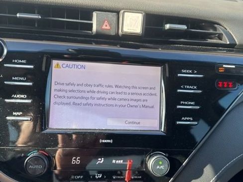 Used 2020 Toyota Camry SE image 27