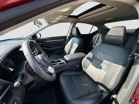 Used 2023 Nissan Altima 2.5 SR w/ SR Premium Package image 20