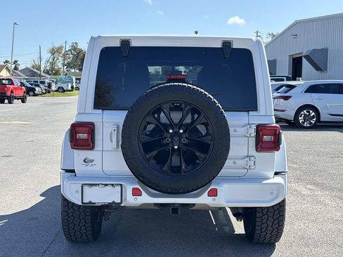 Used 2021 Jeep Wrangler Unlimited Sahara image 4