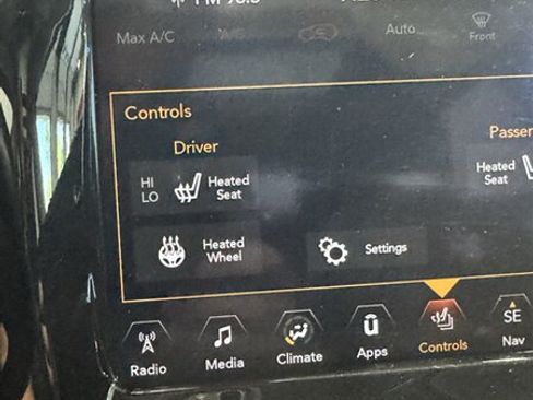 Used 2018 Jeep Compass Limited w/ Navigation Group AWD/4WD image 13