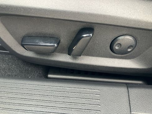 Used 2024 Nissan Rogue SL image 11