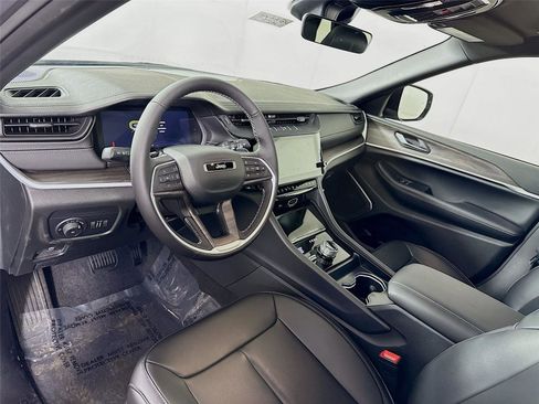 New 2026 Jeep Grand Cherokee Limited image 4