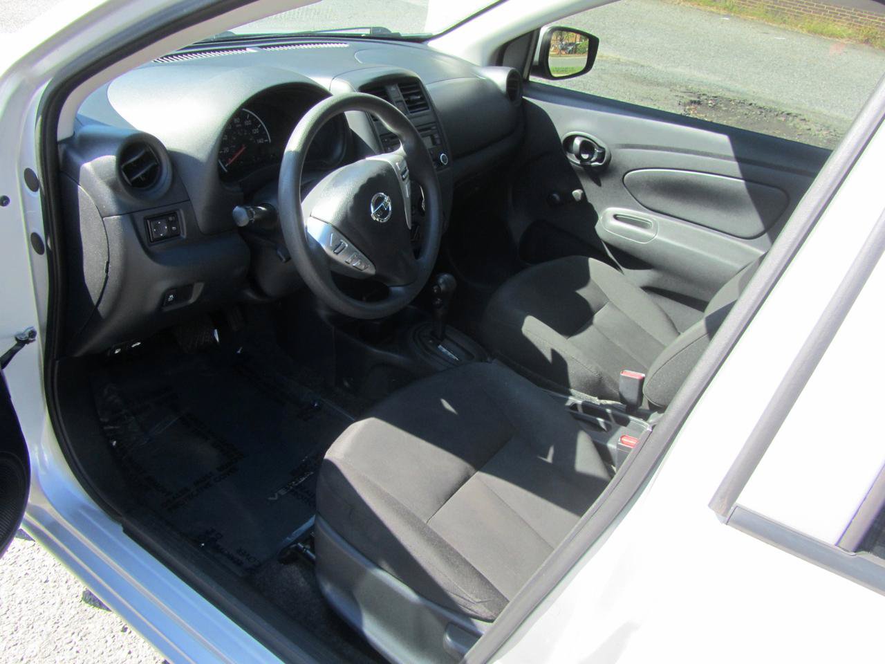 Used 2017 Nissan Versa S Plus FWD image 16