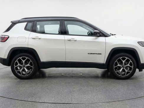 Used 2025 Jeep Compass Limited AWD/4WD image 11