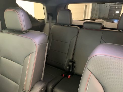 Used 2024 Chevrolet Traverse Z71 w/ Enhanced Driving Package image 16