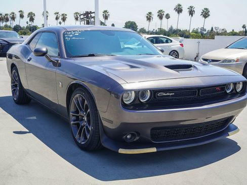 Used 2021 Dodge Challenger R/T Scat Pack w/ Driver Convenience Group RWD image 3