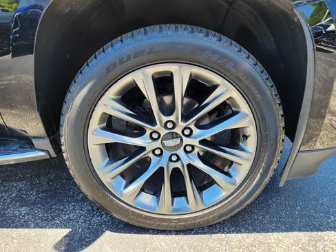 Used 2020 Cadillac Escalade Luxury w/ Escalade Sport Edition AWD/4WD image 7
