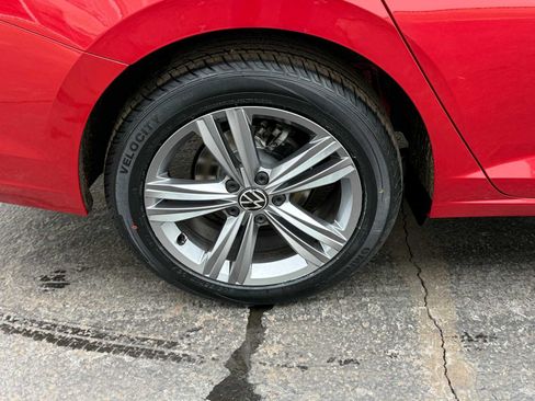 Certified 2023 Volkswagen Jetta SE FWD image 8