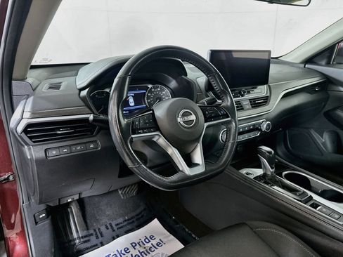 Used 2024 Nissan Altima 2.5 SV w/ SV Premium Package FWD image 9
