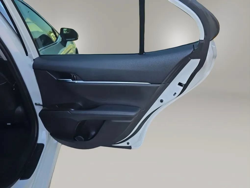 Used 2021 Toyota Camry XLE FWD image 47