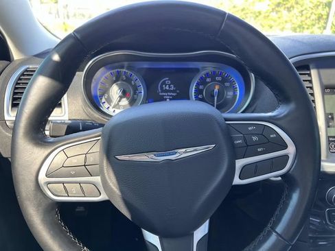 Used 2017 Chrysler 300 Limited w/ Value Package AWD/4WD image 20