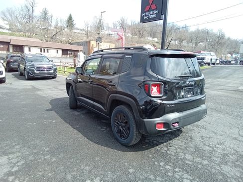 Used 2017 Jeep Renegade Trailhawk AWD/4WD image 6
