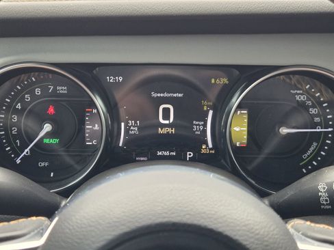 Used 2022 Jeep Wrangler Unlimited Sahara AWD/4WD image 19