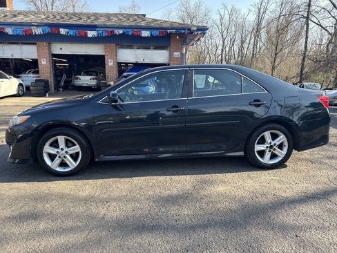 Used 2014 Toyota Camry SE image 6