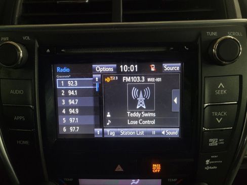 Used 2015 Toyota Camry XLE image 25