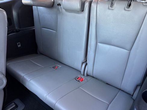 Used 2022 Toyota Highlander Platinum AWD/4WD image 15