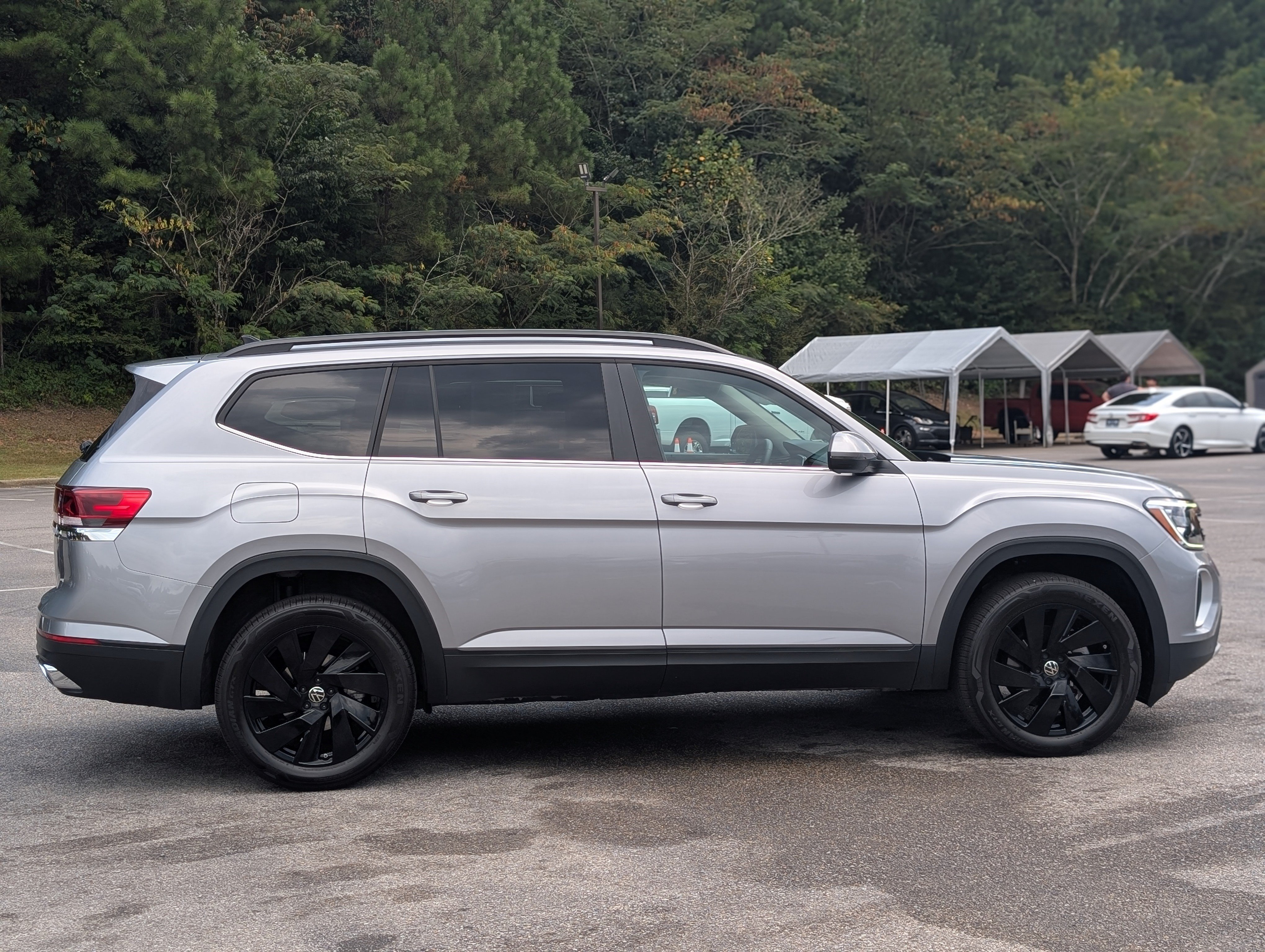 Used 2026 Volkswagen Atlas SE w/ Black Wheel Package FWD image 10