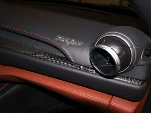 Used 2019 Ferrari Portofino RWD image 56