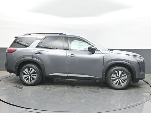 New 2026 Nissan Pathfinder SL FWD image 8