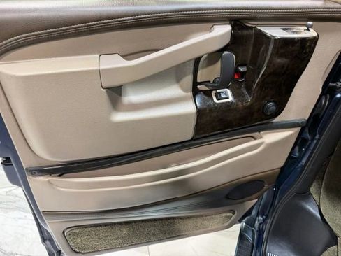 Used 2017 Chevrolet Express 2500 image 10